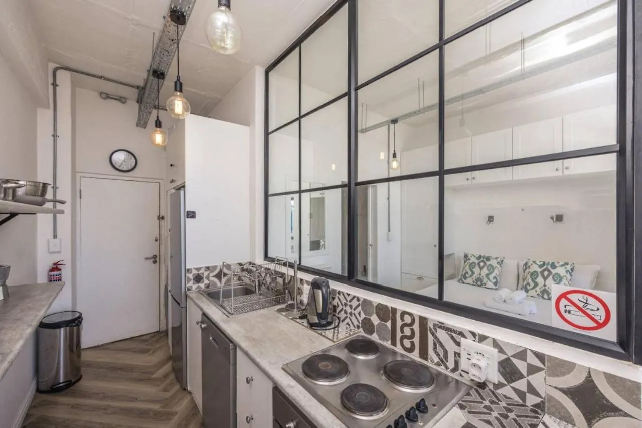 Homely Studio Apartment In Cape Town
